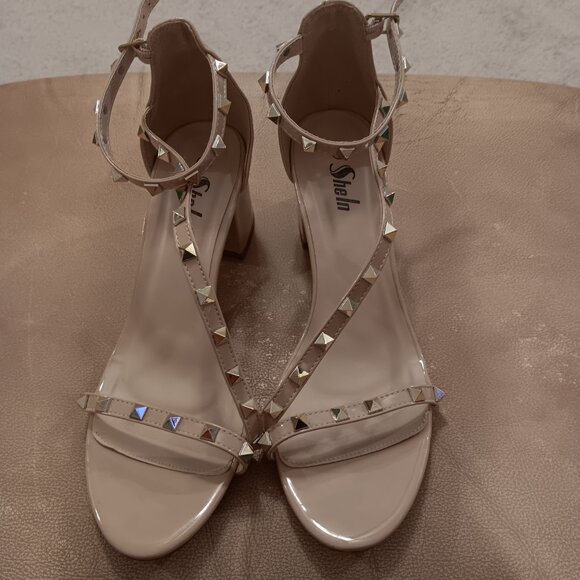 **STUDDED STRAPPY LOW HEEL SIZE 11** - Picture 10 of 10
